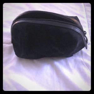 Gucci. Small makeup bag